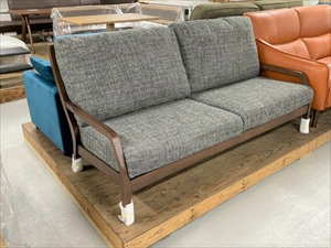木枠のソファ
